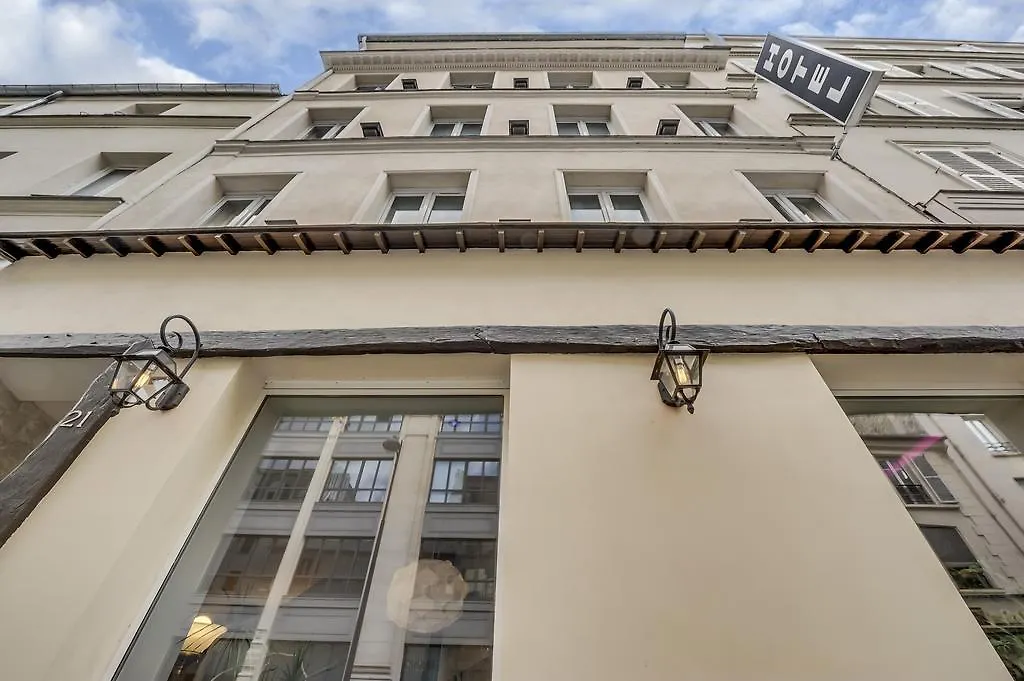 **  Hotel Sofia Paris France